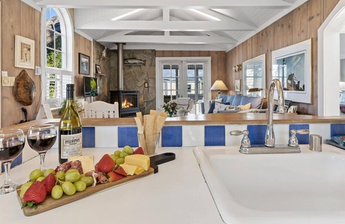 Salmon Creek Cabin | Fishermans Cottage~Warm&Cozy Seaside Cottage in Bodega Bay,Walk to Beach/WiFi