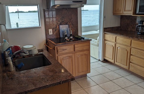 Aripeka House | Fisherman’s Paradise With Dock, Amazing Views with Dolphins and Manatees!