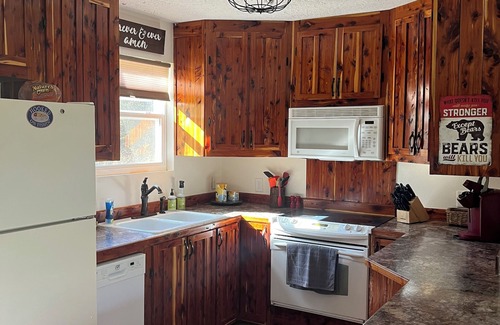 Cape Fair House | Fishermen and Family’s Lakeside Nature Retreat