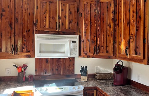 Cape Fair House | Fishermen and Family’s Lakeside Nature Retreat