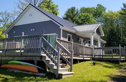 Lake Linden House | Fishermen and water lover's paradise!