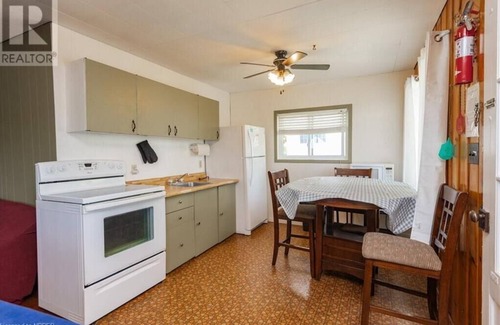 Port Loring Cottage | "FISHERMEN'S DELIGHT," spacious lakefront cottage! #2