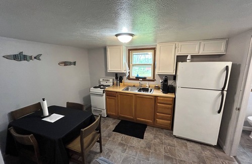 Gypsum Apartment | Fishermen’s Denn, close to Lake Erie Islands, boat ramps, ferries, and marinas