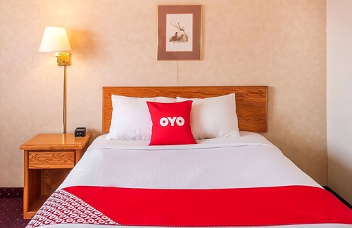 Shelby Hotel | Fishing and Boating on Lake Shel-oole! Free Parking, Pet-Friendly