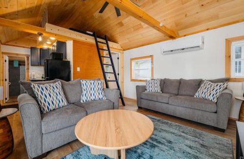 Mayfield House | Fishing-Arbutus Lake-Pontoon Rental-Family Friendly