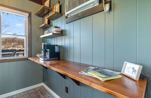Sunrise Beach House | Fishing, Boat Slip, Morning Coffee, Picturesque View
