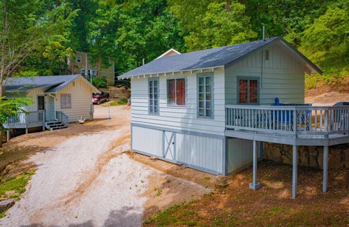 Lake Ozark Cabin | Fishing Cabin #5 2 queen beds and 1 bath dock