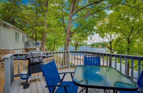 Lake Ozark Cabin | Fishing Cabin #5 2 queen beds and 1 bath dock