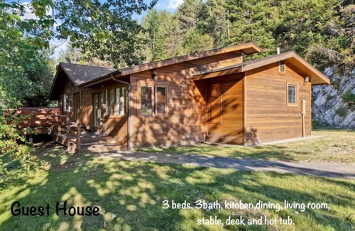 Red Lodge House | Fishing Cabin on Creek near Red Lodge Yellowstone