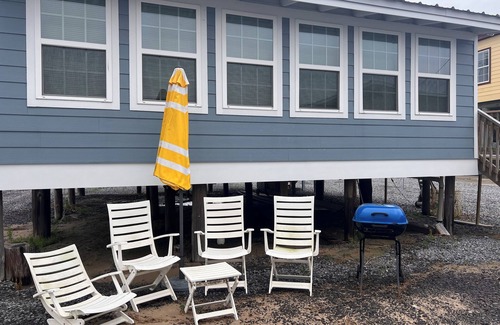Chauvin Cabin | FISHING CAMP - Family/Pet friendly, 2B/1B sleeps 8, great location, AC, Wifi +
