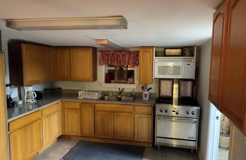 Boothville House | Fishing Camp sleeps 12, fully equipped. Screened in porch. 5 minutes from marina