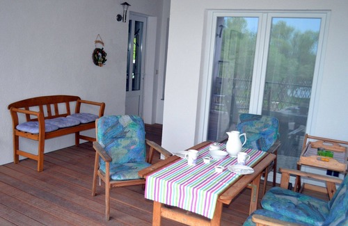 Strodehne Apartment | Fishing, cycling or just relaxing
