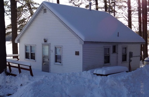 Rideau Lakes Cottage | Fishing/family cottage (Renovated) on beautiful Lake Opinicon (Kingston-Ottawa)