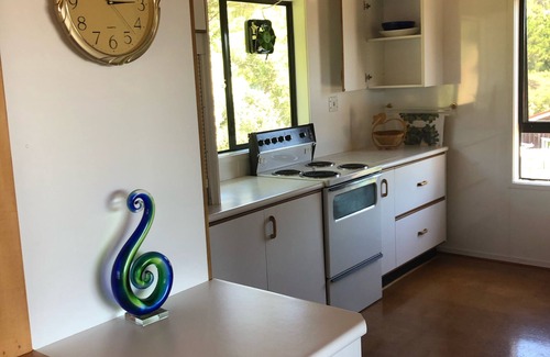 Te Kouma House | Fishing Family Retreat. Great location