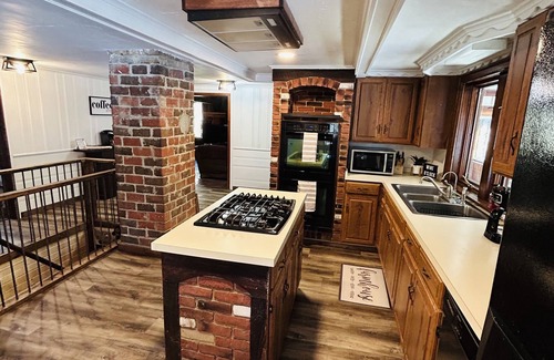 Rockbridge Cabin | FISHING, FIREWOOD/FISHING POLES PROVIDED,Trails, firepit, 100 acres