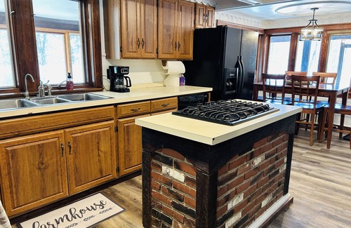 Rockbridge Cabin | FISHING, FIREWOOD/FISHING POLES PROVIDED,Trails, firepit, 100 acres