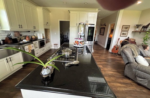 Ragland House | Fishing is a treat on this 113 acre retreat. Unwind and get back to nature.