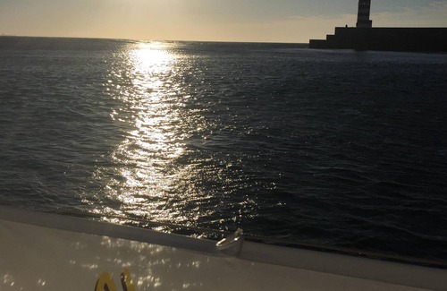 Canidelo Boat Rental | FISHING is an English boat from the 80's.