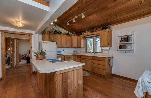 Stevensville House | Fishing Lodge