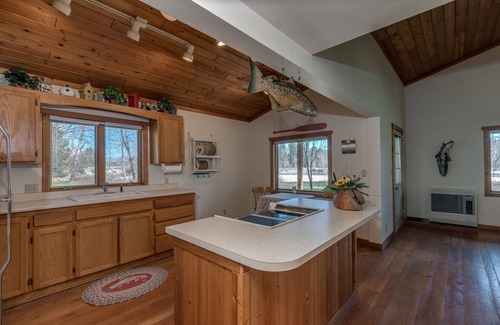 Stevensville House | Fishing Lodge