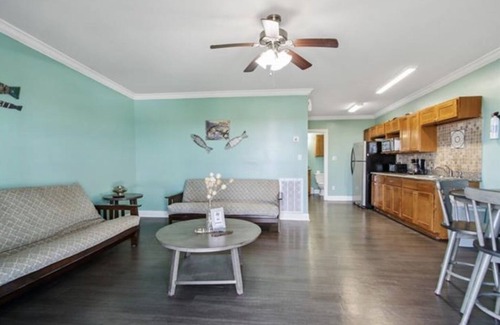 Delacroix House | Fishing mobile home- sleeps 6. Fish cleaning station & bbq pits.