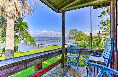 Palacios House | Fishing Pier, Kayaks Bayfront Home in Palacios!