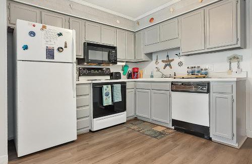 North Myrtle Beach House | Fishing Pier! Sea Cabins in Cherry Grove