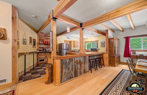 Morgantown Cabin | Fishing pond, 15 minutes to Nashville