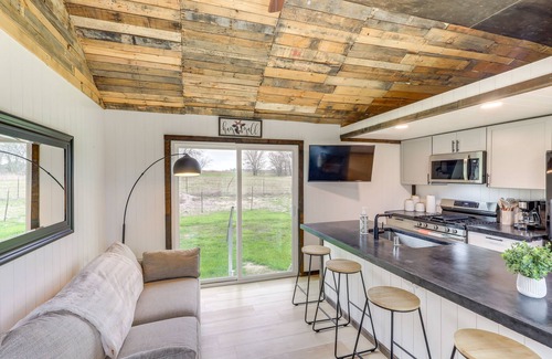 Lorena Apartment | Fishing Pond Access: Pet-Friendly Lorena Studio