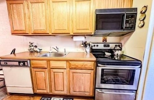 White Haven House | Fishing, skiing, golfing, water parks, restaurants, outlets , family activity
