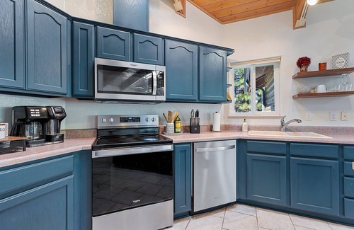 Munds Park Cabin | Fishlake Cabin | Serene Forest Escape | Sleeps 10 | Near Flagstaff, Sedona & Grand Canyon