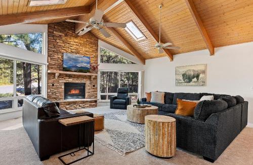 Munds Park Villa | Fishlake Cabin Serene Forest Escape Sleeps 10 Near Flagstaff Sedona Grand Canyon