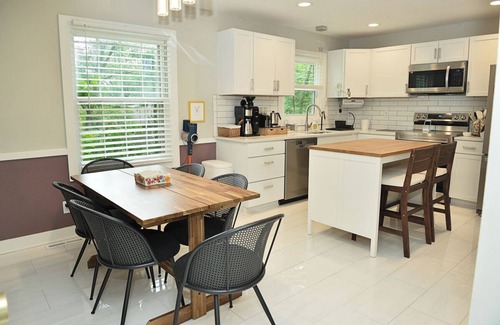 Overland Park House | Fitness Equipped and Cozy for the Whole Family