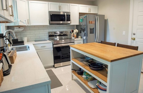 Overland Park House | Fitness Equipped and Cozy for the Whole Family
