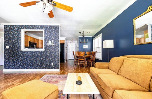 Berclair House | Fitness Room | Jacuzzi Tub | TV in each bedroom