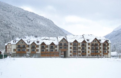 Saint-Mamet Apartment | Fitness, swimming pool, sauna, terrace, balcony, tv, ski locker, 50m², Luchon-Superbagnères