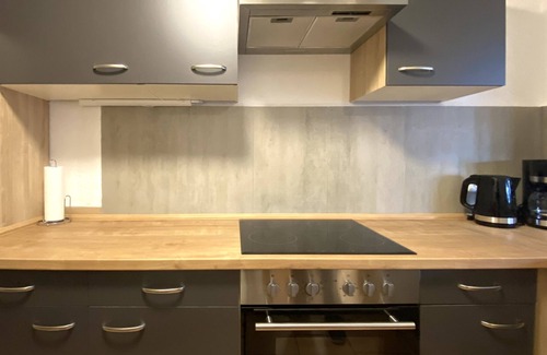 Aschersleben Apartment | ※ Fitters' accommodation/apartment for up to 4 people |Balcony|Grill|Dart|WLAN|NETFLIX|TV ※