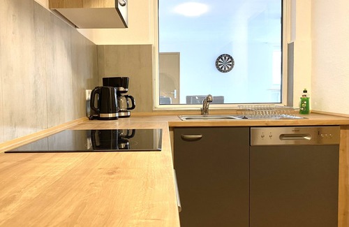 Aschersleben Apartment | ※ Fitters' accommodation/apartment for up to 4 people |Balcony|Grill|Dart|WLAN|NETFLIX|TV ※