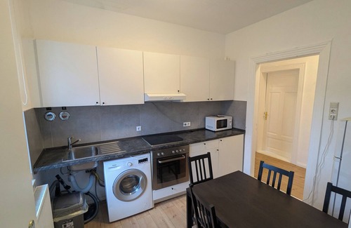 Goethestraße Apartment | Fitters/holiday apartment | 3 bedrooms | balcony & fully equipped kitchen