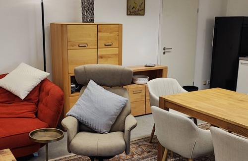 Veitshoechheim House | Fitters' vacation home 310m² with 21 single beds Parking WLAN Grill TV 3x bathroom