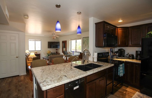 Oak Creek Apartment | FITZ RITZ~SERENE, MAGNIFICENT RED ROCK VIEWS, ON FOREST & GOLF COURSE, WILDLIFE!
