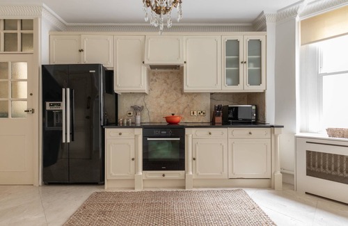 West Kensington Apartment | Fitzjames-Avenue IV by onefinestay