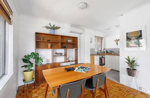 Fitzroy North Apartment | Fitzroy North Boutique Bliss by Merri Creek Trail