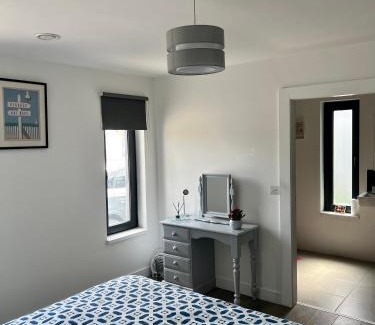 Downpatrick Apartment | Fitzy's Bunker - Modern Beach Apartment