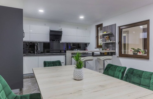 Semeljci House | Five Bedroom Holiday Home