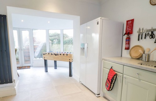 Acrefair House | FIVE COUNTIES VIEW, pet friendly, luxury holiday cottage in Trevor