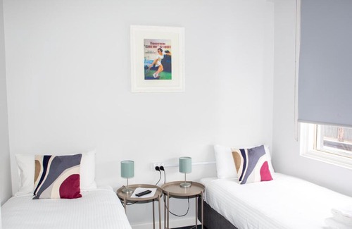 Cringila Hotel | Five Island Hotel