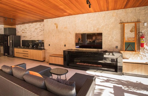Vitor Hugo House | Five Leaves Site - Stone Azul, Domingos Martins