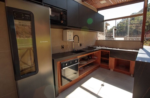 Vitor Hugo House | Five Leaves Site - Stone Azul, Domingos Martins