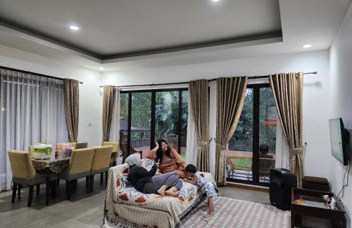 Ciawi Villa | Five Leo’s villa